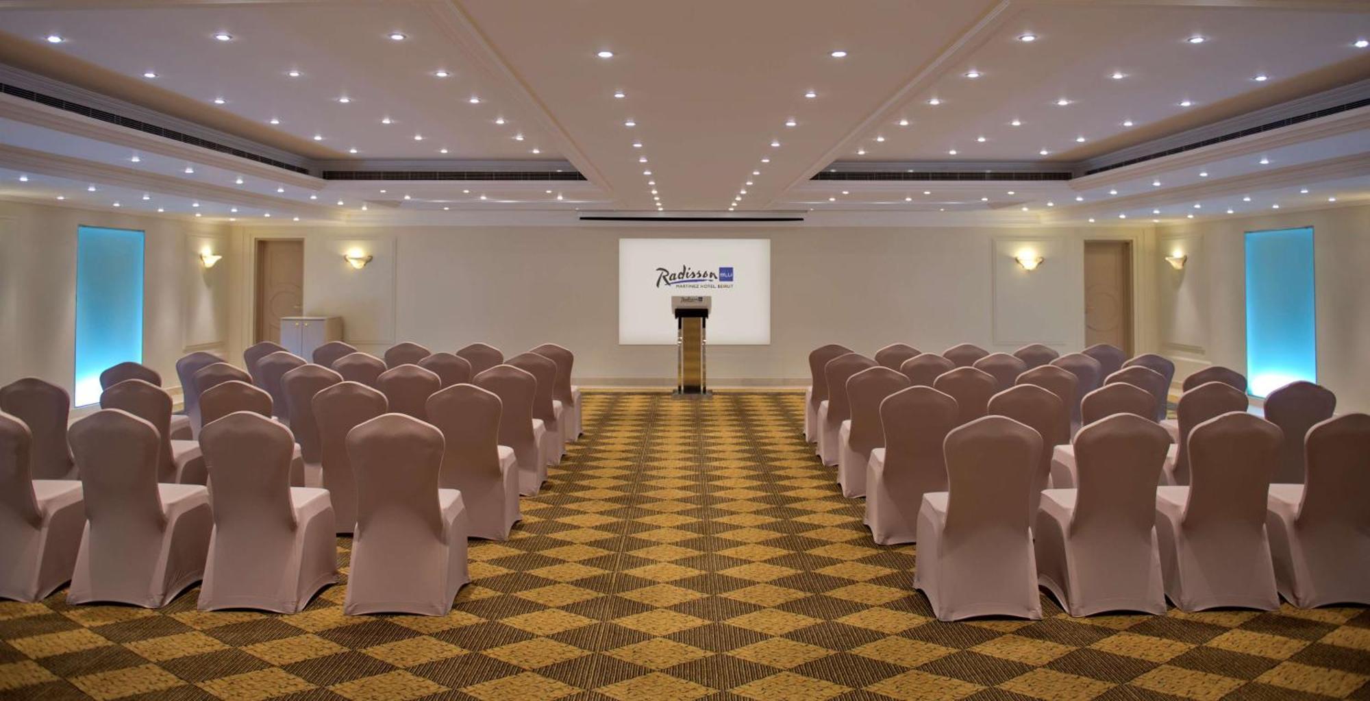 Radisson Blu Martinez Beirut Hotel Bagian luar foto The ballroom