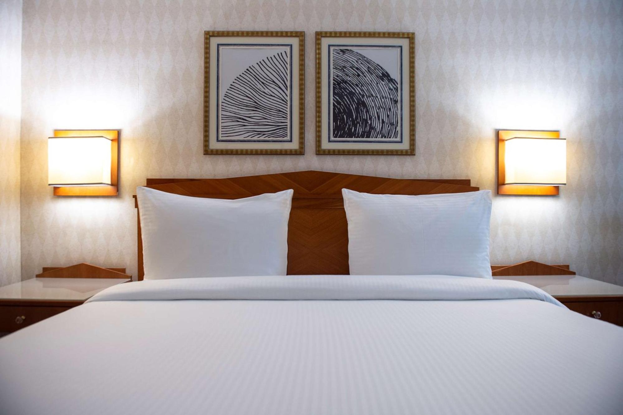 Radisson Blu Martinez Beirut Hotel Bagian luar foto