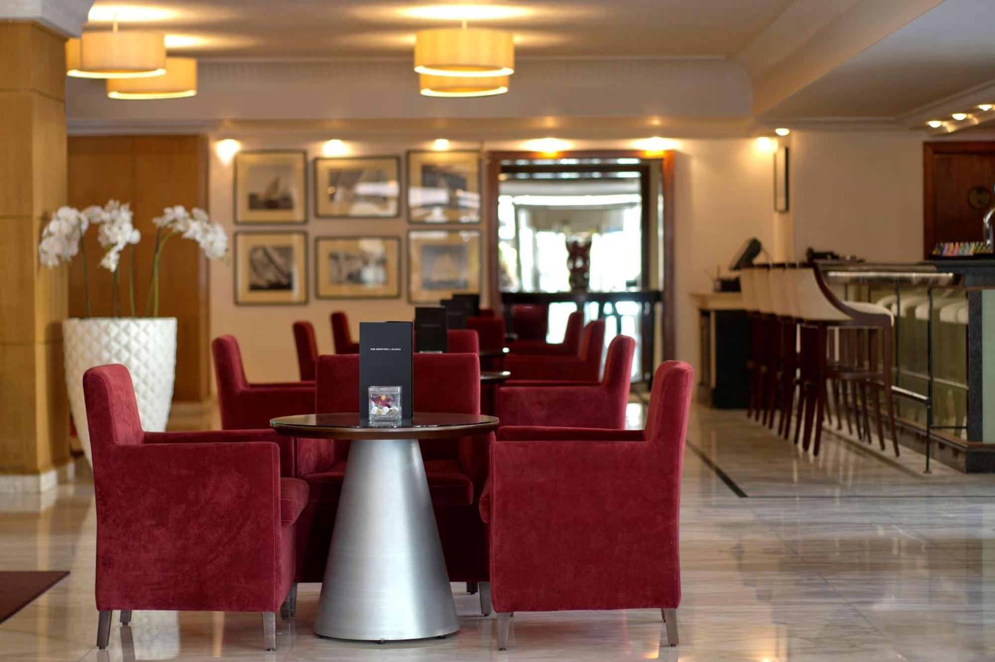 Radisson Blu Martinez Beirut Hotel Bagian luar foto Lobby