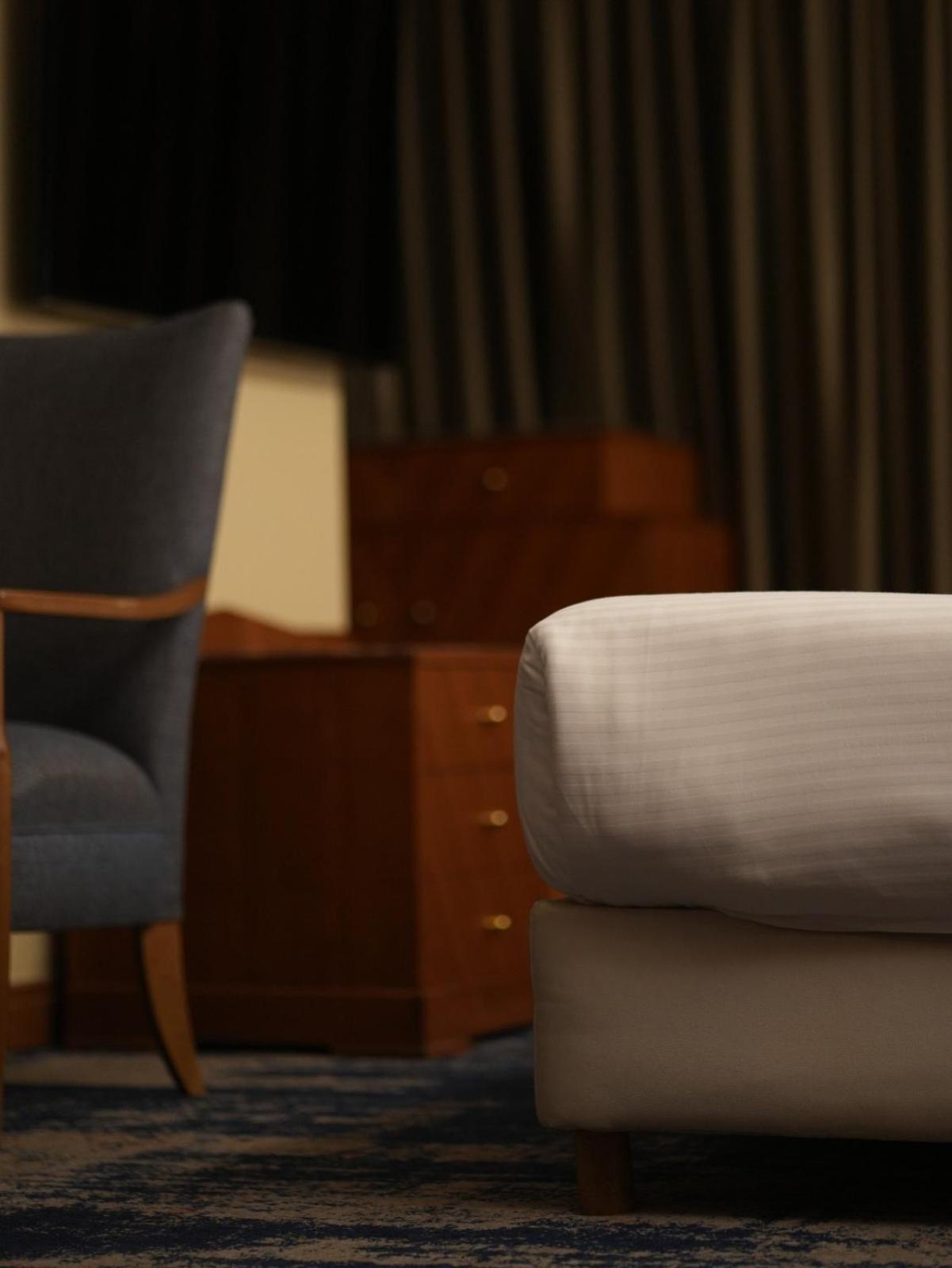 Radisson Blu Martinez Beirut Hotel Bagian luar foto